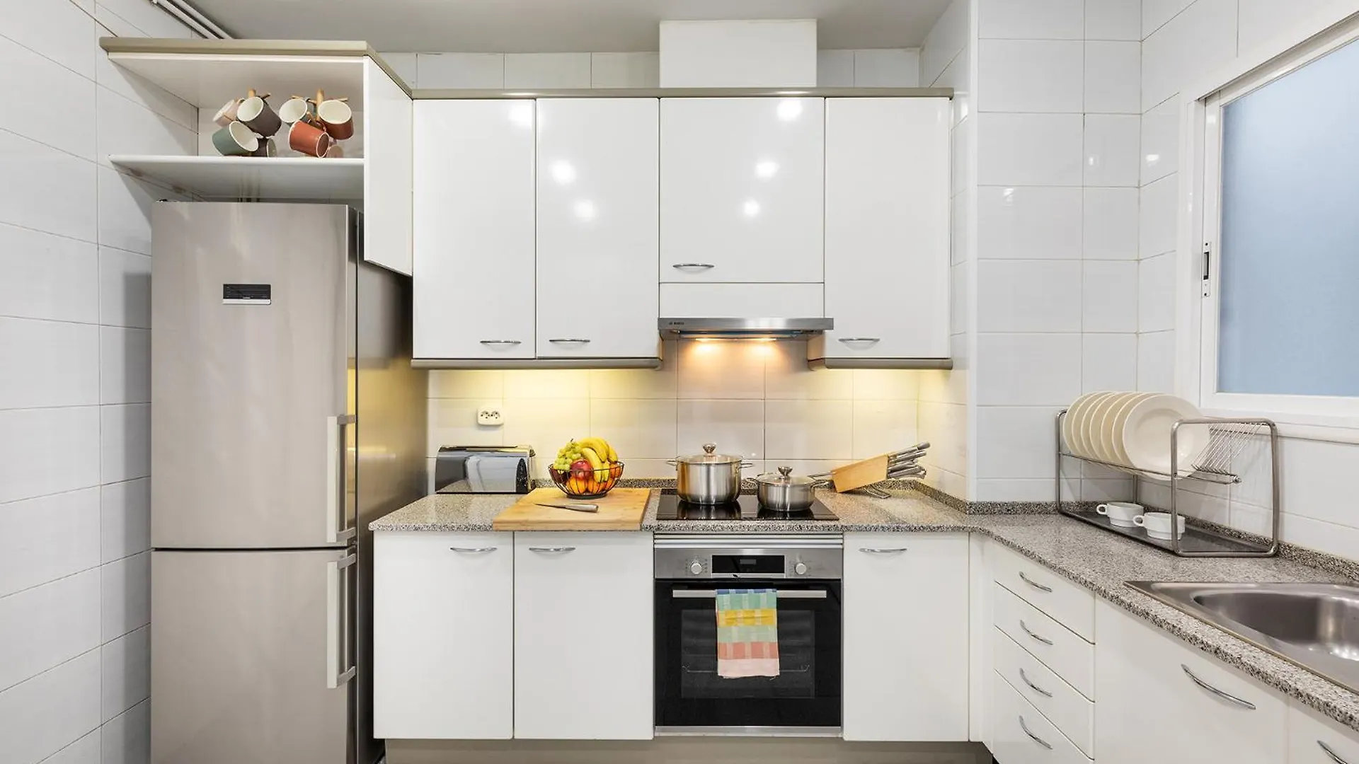 Large & Beautiful Apartment 4Min From Passeig De Gracia 巴塞罗那