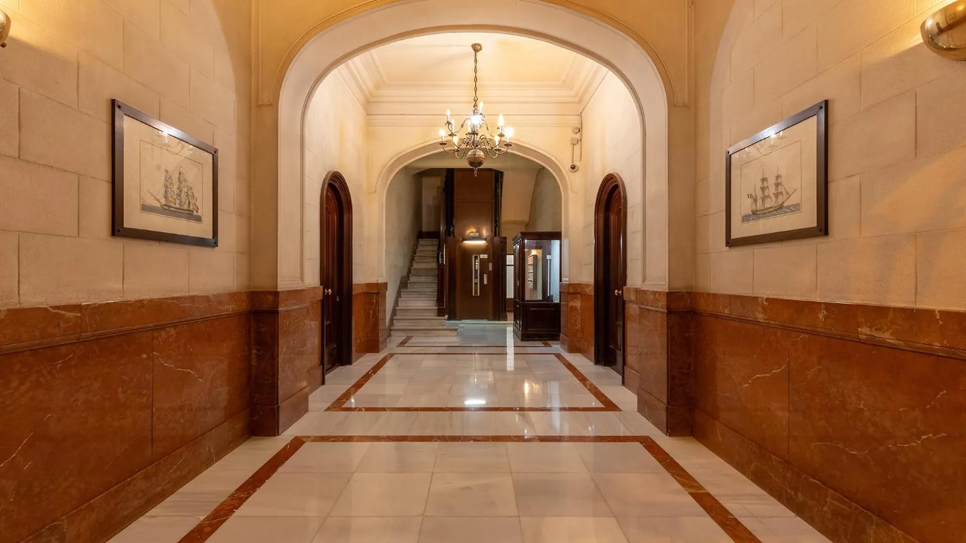 Large & Beautiful Apartment 4Min From Passeig De Gracia 巴塞罗那