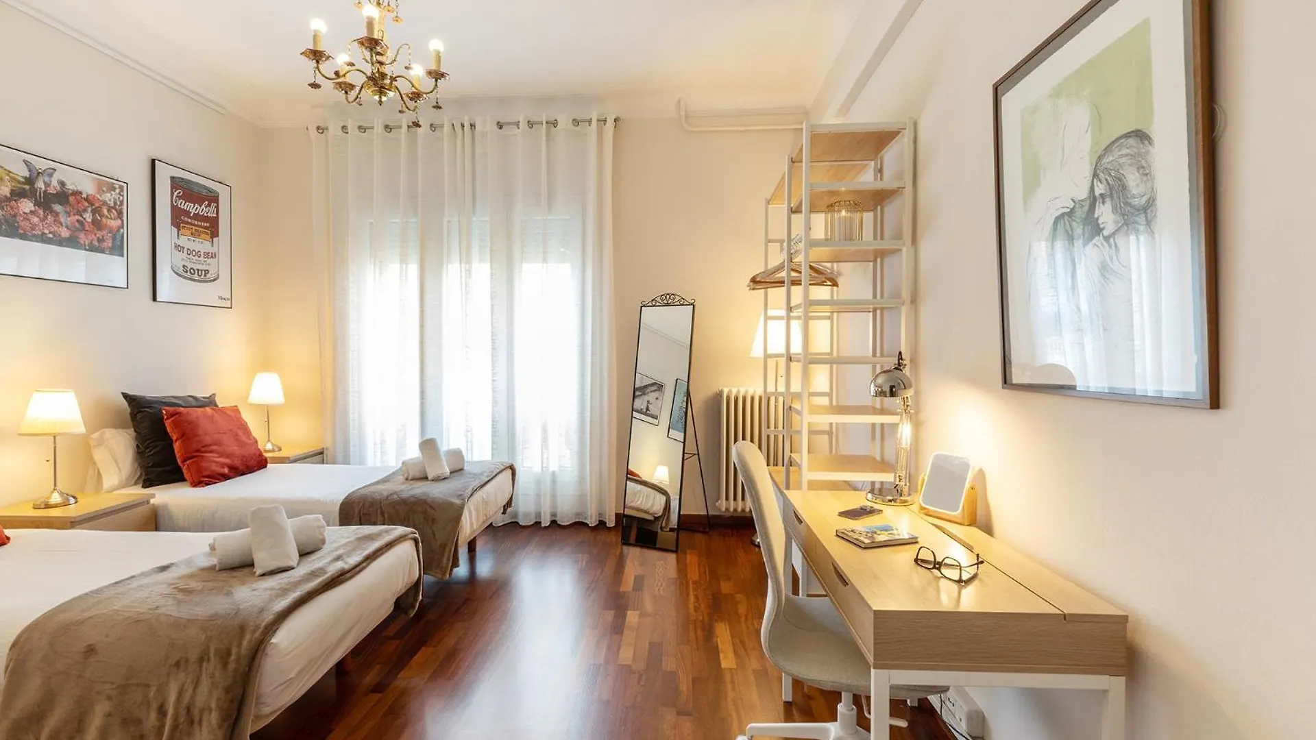 ברצלונה Large & Beautiful Apartment 4Min From Passeig De Gracia 0*,  ספרד