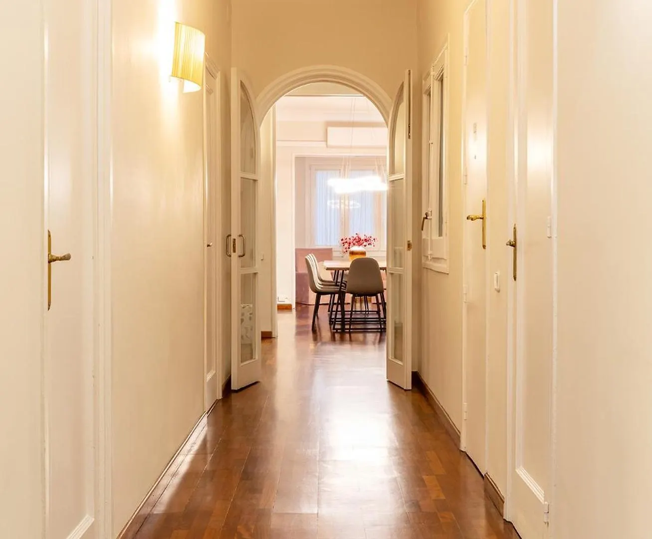 Large & Beautiful Apartment 4Min From Passeig De Gracia Barcelona